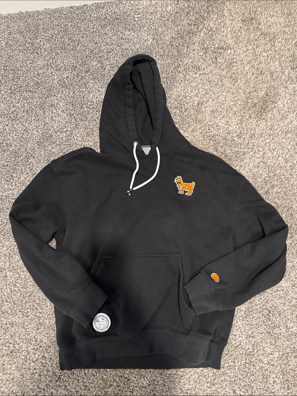 GOAT USA Black Basketball Hoodie Size Small - Picture 1 of 4
